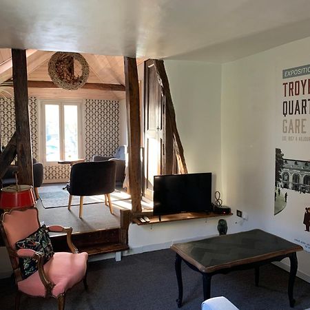 Duplex La Maisonnette 2 Chambres - Parking Gratuit Troyes Buitenkant foto